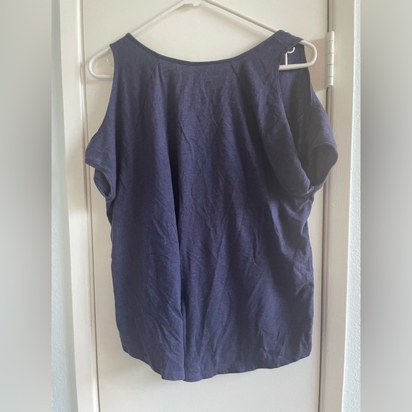 ๐ป HELLO KITTY flowy cold-shoulder T-shirt. Women girls . Medium- very comfy! - Picture 5 of 6